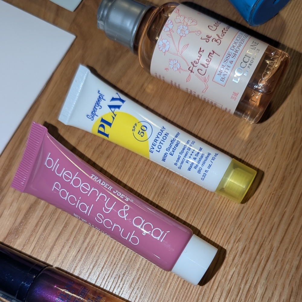 Airbnb / VRBO / Guest Bathroom Courtesy Kit Travel Size Toiletries Lot - Picture 12 of 15
